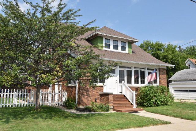 224 N 9th AVENUE, West Bend, WI 53095
