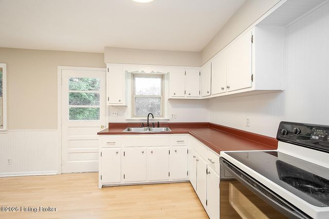 6106 Morning Glory Ln, Louisville, KY 40258