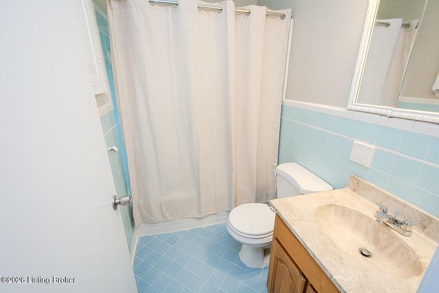 6106 Morning Glory Ln, Louisville, KY 40258