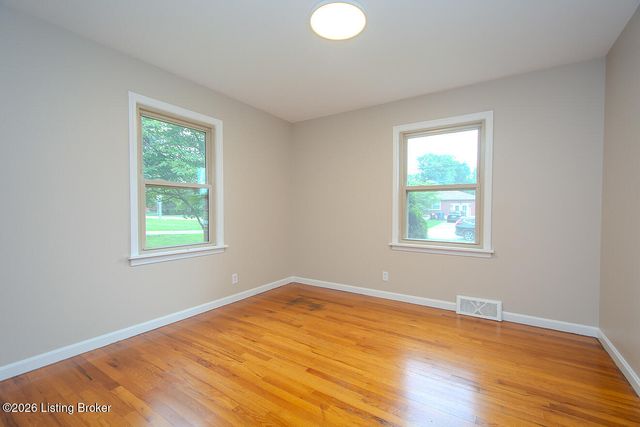 6106 Morning Glory Ln, Louisville, KY 40258