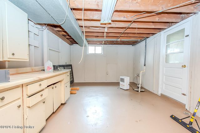 6106 Morning Glory Ln, Louisville, KY 40258