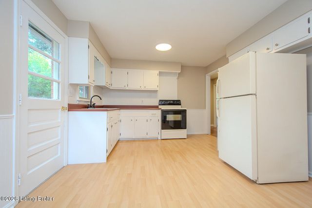 6106 Morning Glory Ln, Louisville, KY 40258