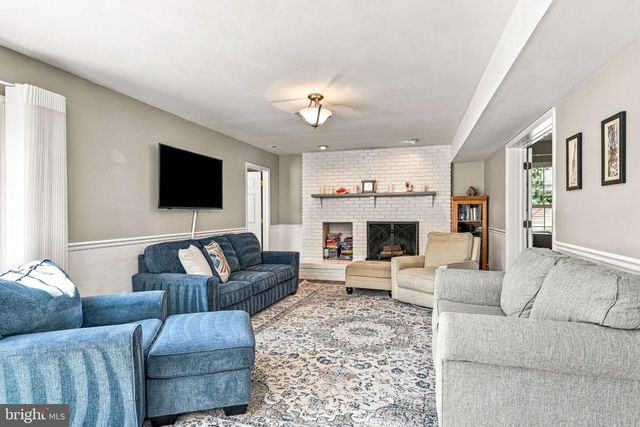 11 TELFORD LN, Mount Laurel, NJ 08054