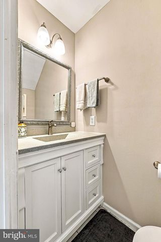 11 TELFORD LN, Mount Laurel, NJ 08054