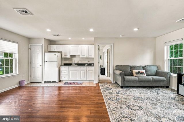 11 TELFORD LN, Mount Laurel, NJ 08054
