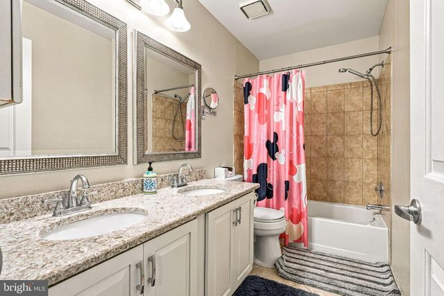 11 TELFORD LN, Mount Laurel, NJ 08054
