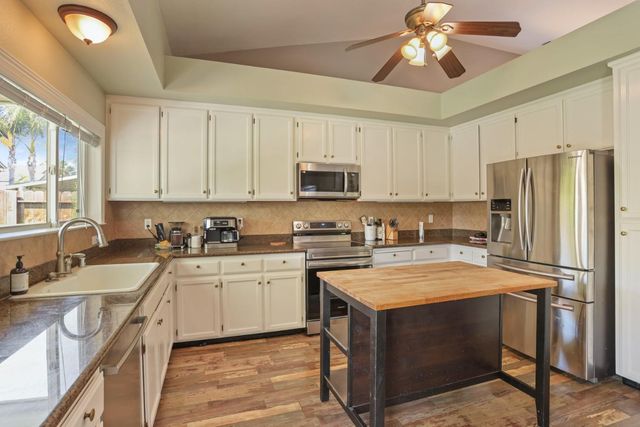 3383 Summerdale Ave, Turlock, CA 95382