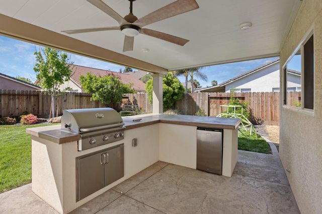 3383 Summerdale Ave, Turlock, CA 95382