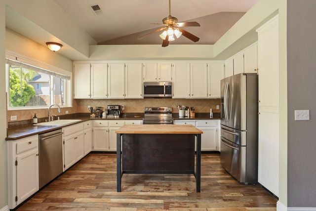 3383 Summerdale Ave, Turlock, CA 95382