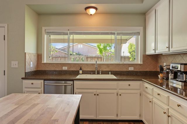 3383 Summerdale Ave, Turlock, CA 95382