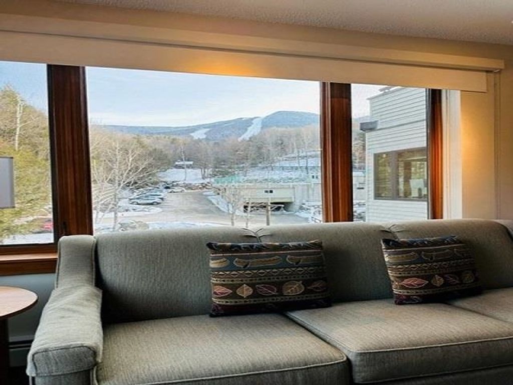 Image 4 of property listing at 90 Loon Mountain Road # 1203B, Lincoln, NH 03251