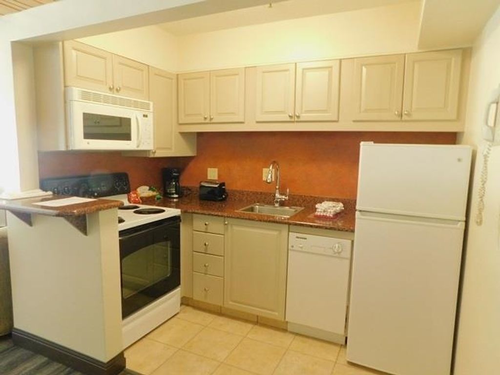 Image 5 of property listing at 90 Loon Mountain Road # 1203B, Lincoln, NH 03251