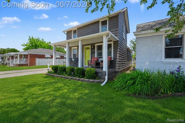 1304 Stewart Avenue, Lincoln Park, MI 48146