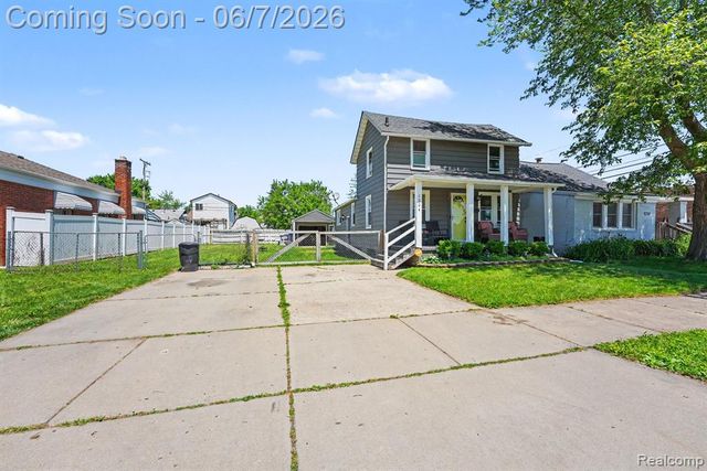 1304 Stewart Avenue, Lincoln Park, MI 48146