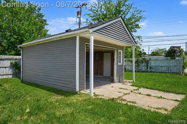 1304 Stewart Avenue, Lincoln Park, MI 48146