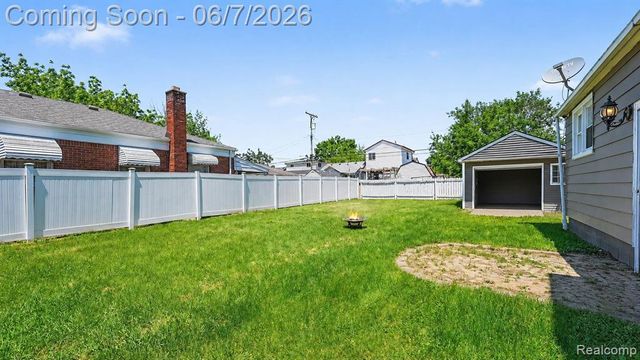 1304 Stewart Avenue, Lincoln Park, MI 48146