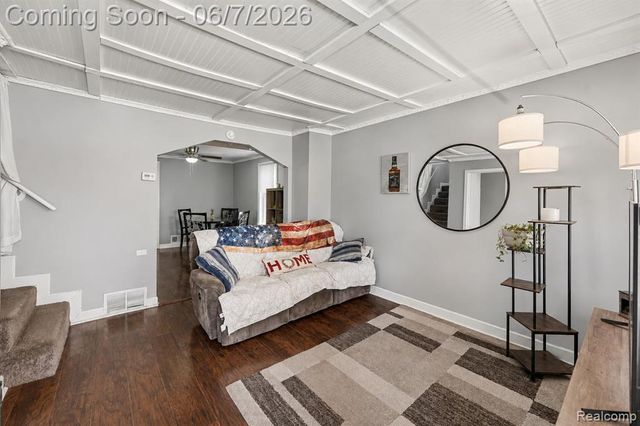 1304 Stewart Avenue, Lincoln Park, MI 48146