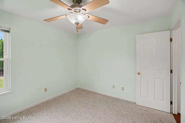 2716 Antone Pkwy, Louisville, KY 40220