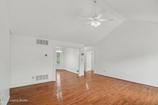 2716 Antone Pkwy, Louisville, KY 40220