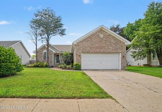 2716 Antone Pkwy, Louisville, KY 40220