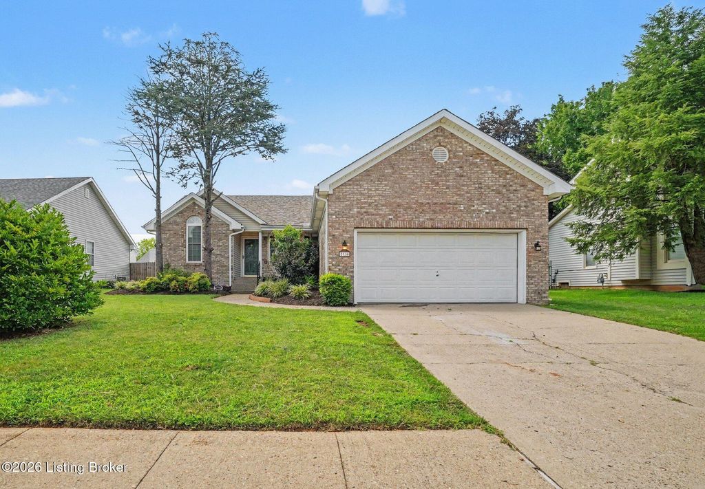 2716 Antone Pkwy, Louisville, KY 40220