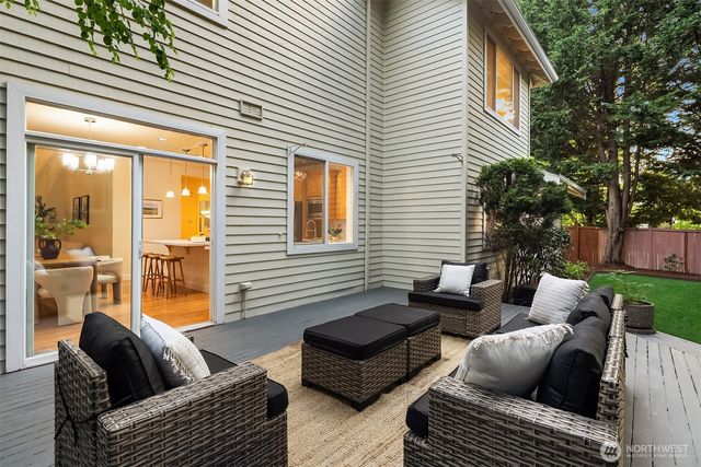 21030 SE 5th Street, Sammamish, WA 98074