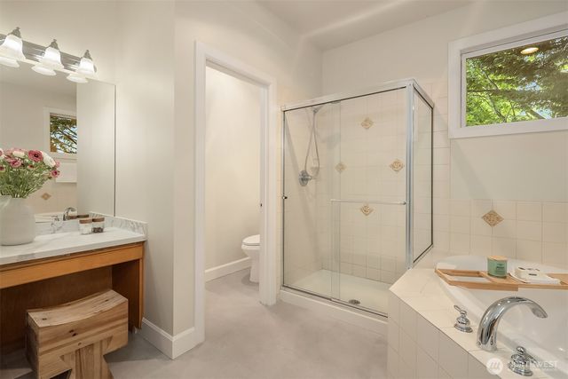 21030 SE 5th Street, Sammamish, WA 98074