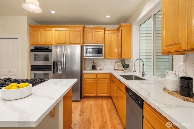 21030 SE 5th Street, Sammamish, WA 98074