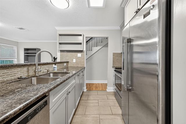 711 Worthshire Street, Houston, TX 77008