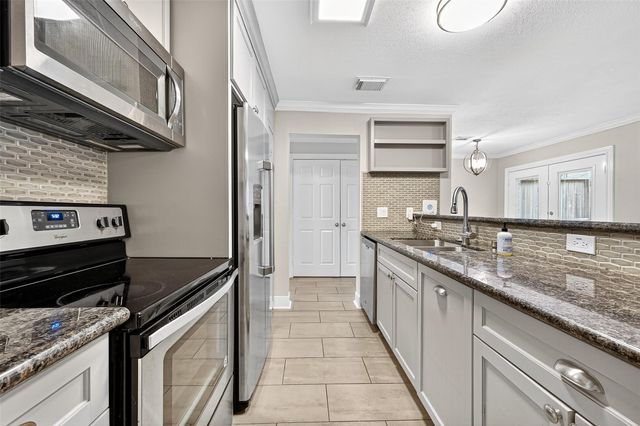 711 Worthshire Street, Houston, TX 77008