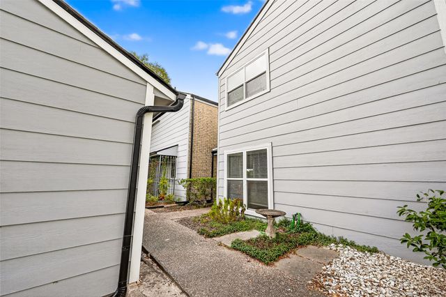 711 Worthshire Street, Houston, TX 77008