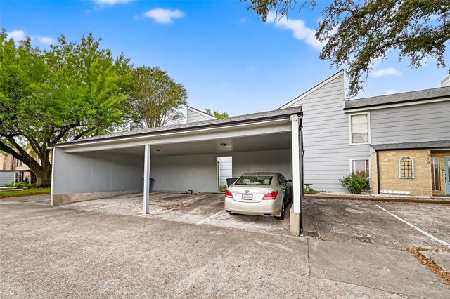 711 Worthshire Street, Houston, TX 77008