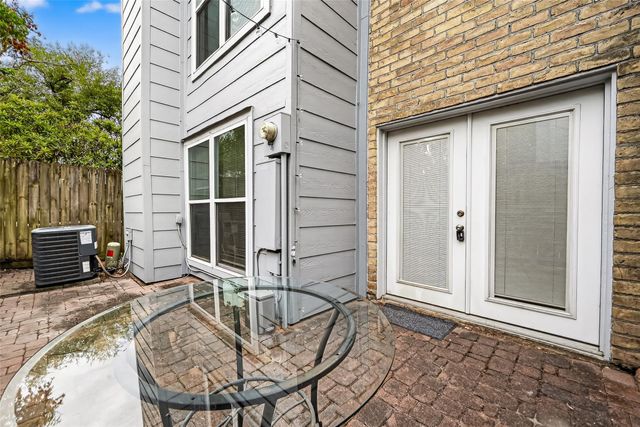 711 Worthshire Street, Houston, TX 77008