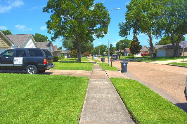 2135 Squire Dobbins Dr Drive, Sugar Land, TX 77478