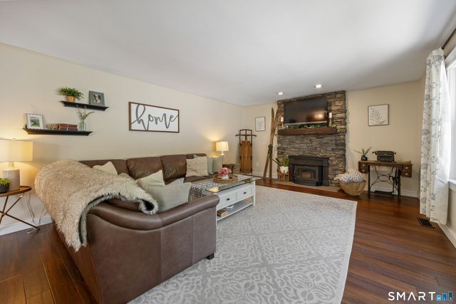 96 Farmingberry Drive, Southington, CT 06489