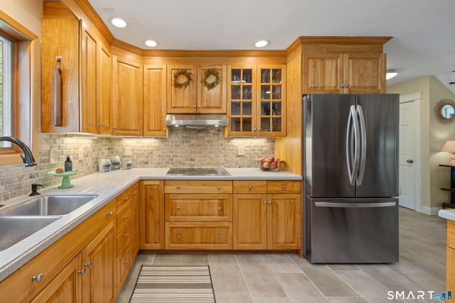 96 Farmingberry Drive, Southington, CT 06489