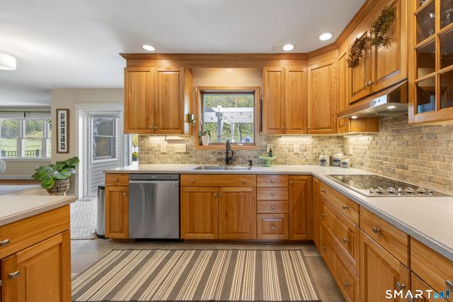 96 Farmingberry Drive, Southington, CT 06489