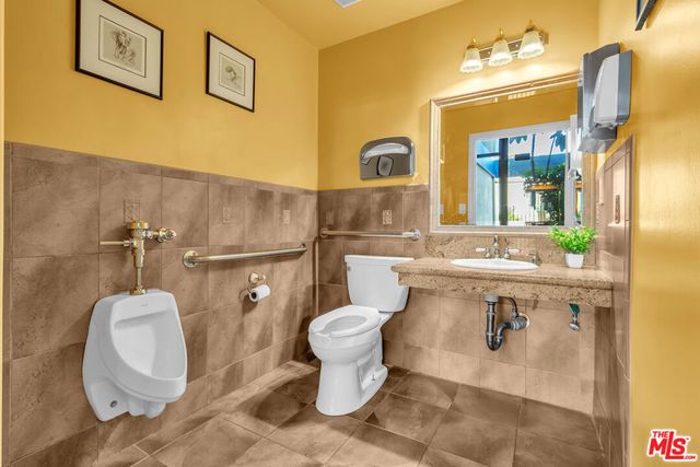10535 Paramount Boulevard, Downey, CA 90241