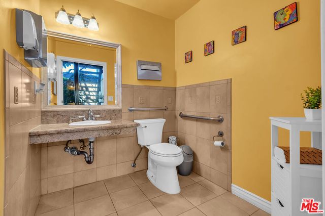 10535 Paramount Boulevard, Downey, CA 90241