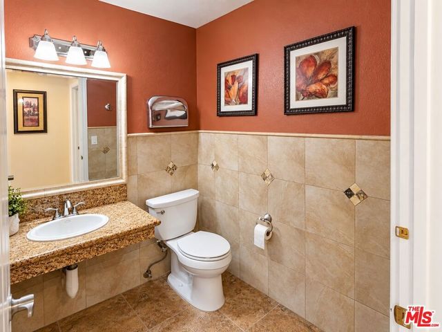 10535 Paramount Boulevard, Downey, CA 90241