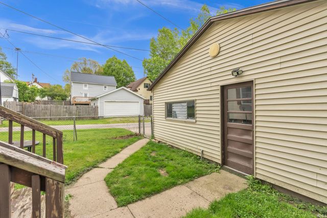 215 W Grove Street, Kendallville, IN 46755