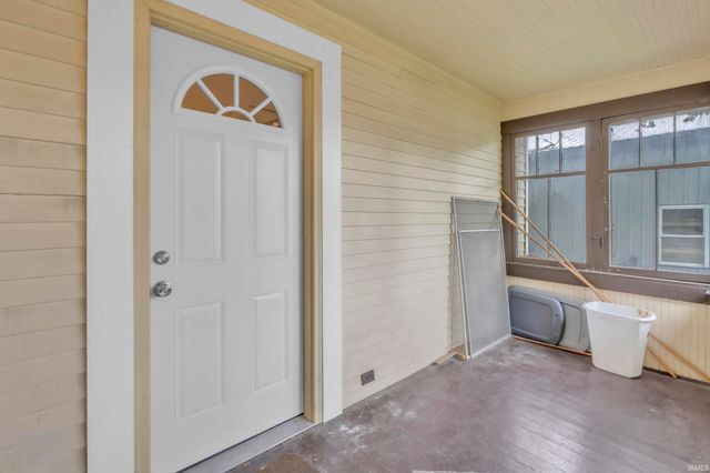 215 W Grove Street, Kendallville, IN 46755