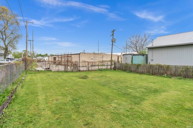 215 W Grove Street, Kendallville, IN 46755