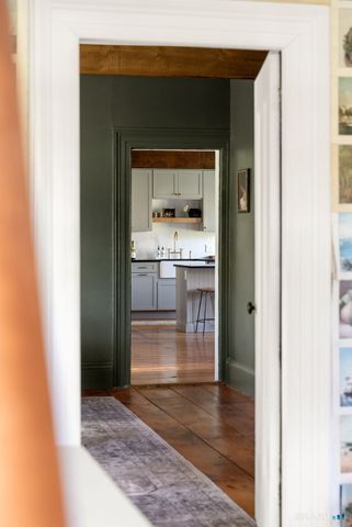 151 Neipsic Road, Glastonbury, CT 06033