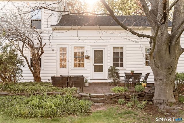 151 Neipsic Road, Glastonbury, CT 06033