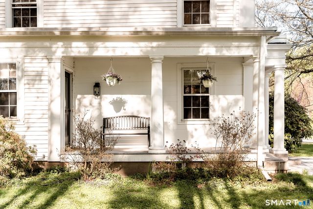 151 Neipsic Road, Glastonbury, CT 06033