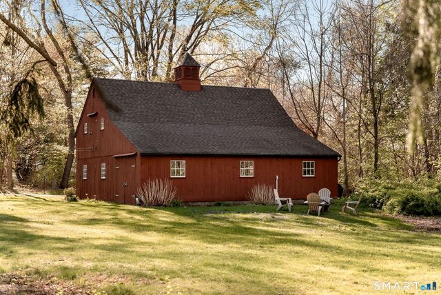 151 Neipsic Road, Glastonbury, CT 06033