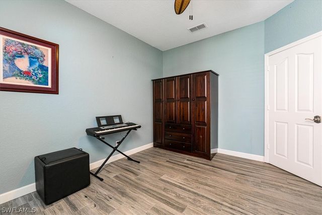 235 W Naomi DR 5901, Naples, FL 34104