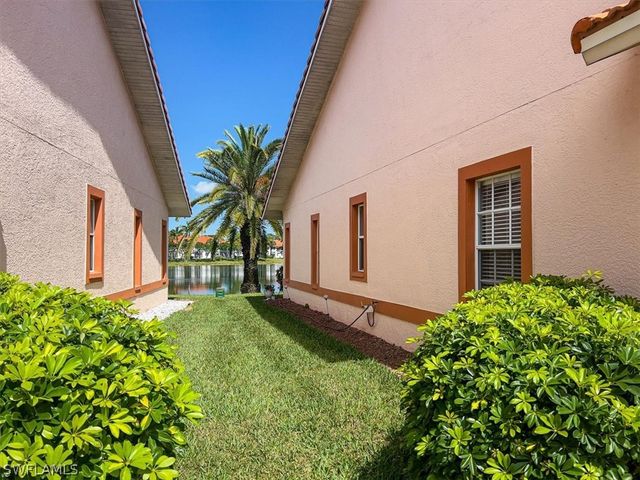 235 W Naomi DR 5901, Naples, FL 34104
