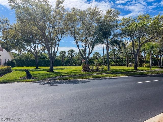 235 W Naomi DR 5901, Naples, FL 34104